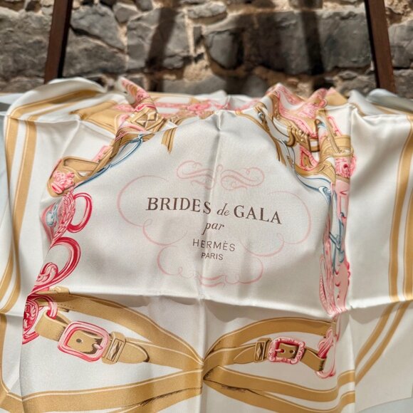 Hermès Pale Blue Pink "Brides De Gala" 90cm Silk Square Scarf - Picture 4 of 9